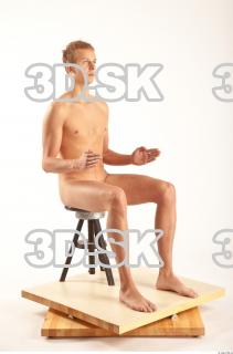 Sitting reference of Ludek 0014